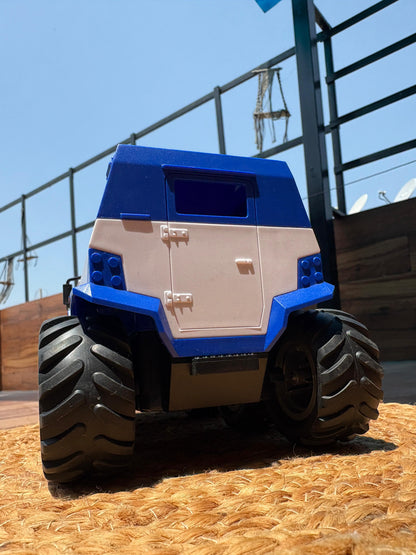 8-Tire RC Police Monster Truck – Off-Road Toy with Flashing Lights & Bold Police Design